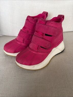 Sorel Kids Fuchsia Pink Velcro High-Top Boots